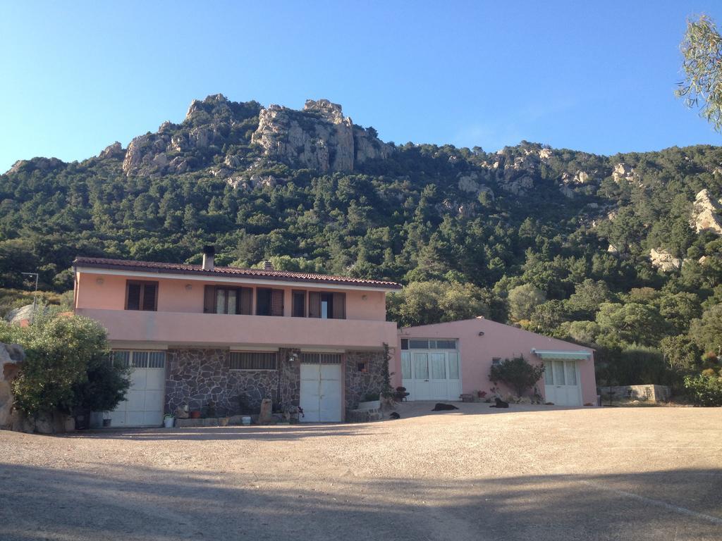Agriturismo Monte Pino Telti Eksteriør bilde