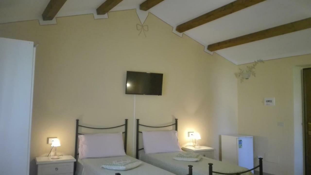 Agriturismo Monte Pino Telti Eksteriør bilde